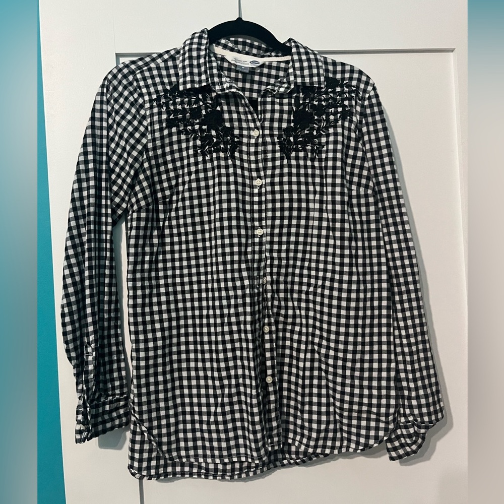 Plaid longsleeve top with floral embroidery